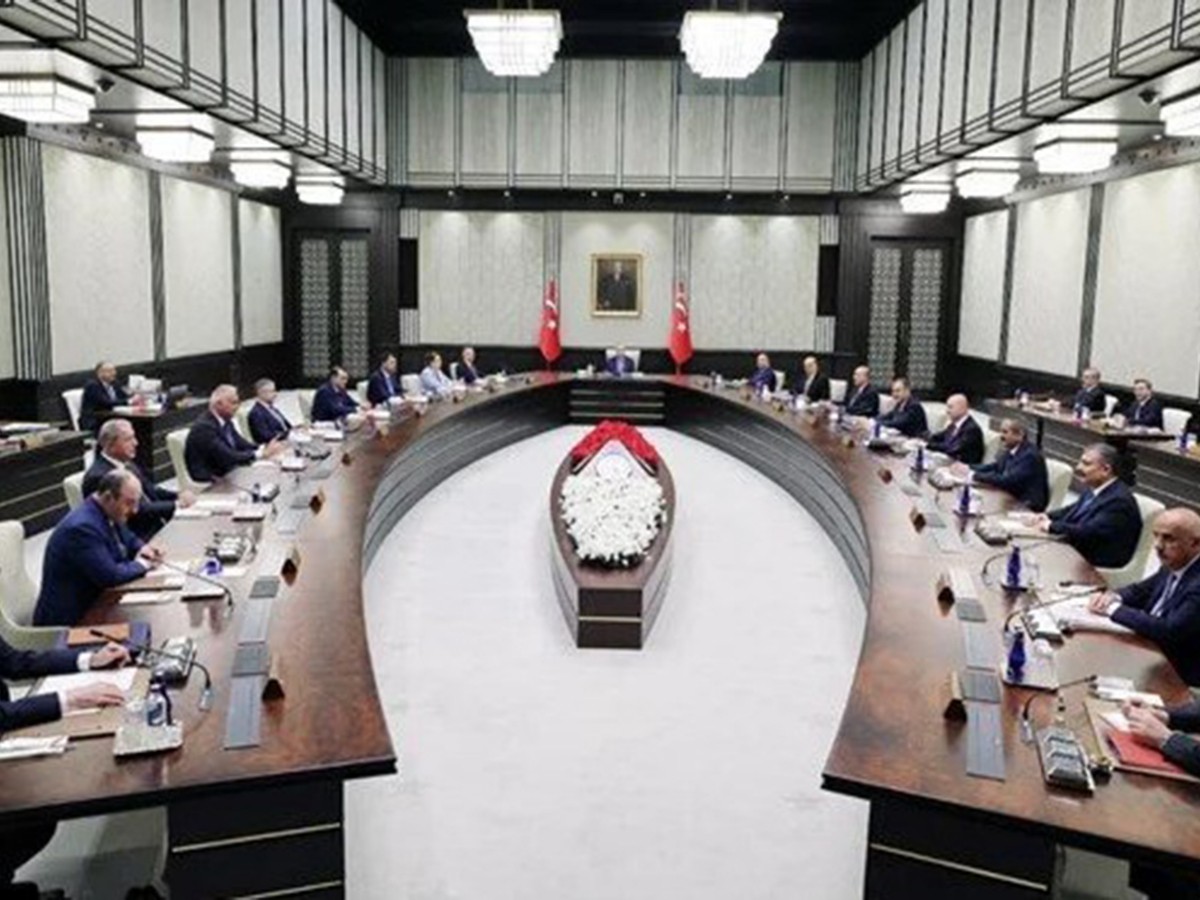 Erdoğan eski kabinesini son kez topladı: Bakanlar veda ediyor