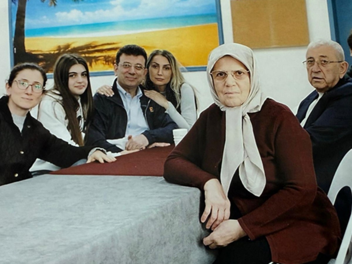 Silivri Cezaevinde tutuklu Ekrem İmamoğlu'ndan ilk fotoğraf