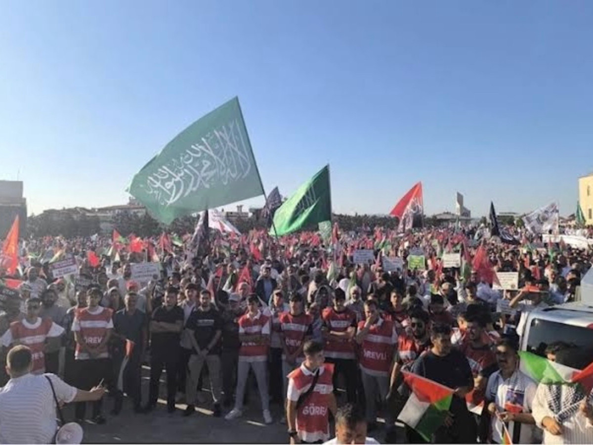 Gazze’ye yardım bahanesiyle sokaklarda şeriat ve hilafet propagandası
