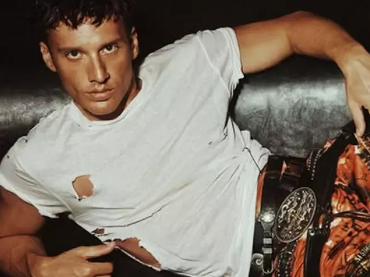 Son dakika: Ünlü şarkıcı Edis hakkında yakalama kararı