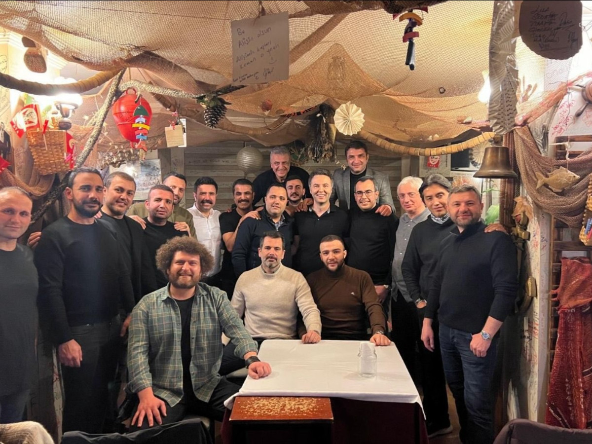 Sabah yazarının Susurluk dediği Mehmet Akif Ersoy fotoğrafından Binali Yıldırım'ın kardeşi çıktı