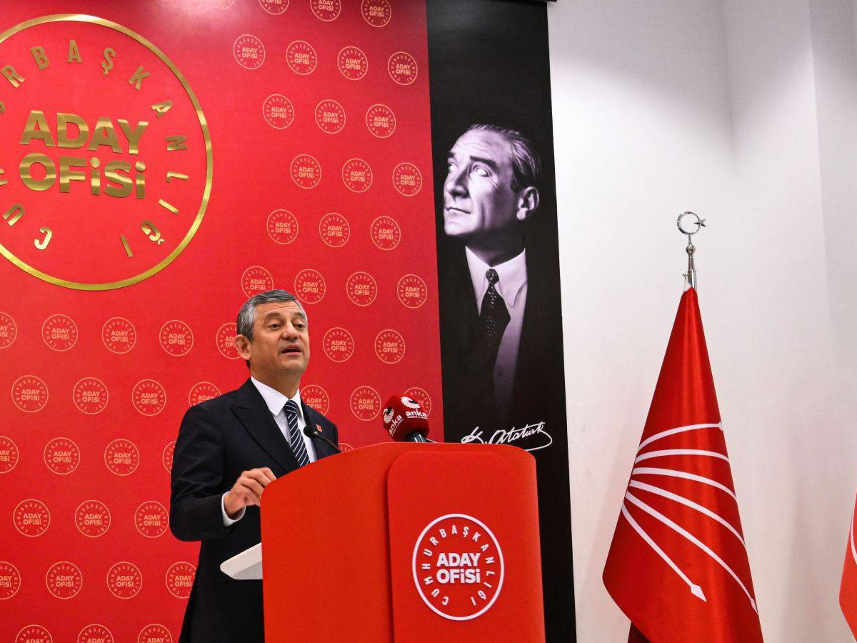 CHP kulisleri hareketli: Cumhurbaşkanı adayı Özgür Özel mi olacak?