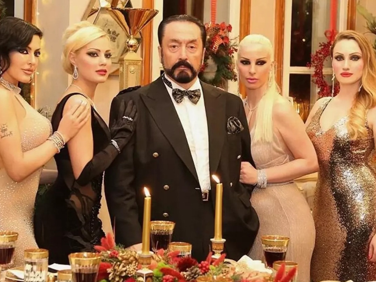 Rekor hapis cezası alan Adnan Oktar mahkemeleri bıktırdı: MİT’e PKK talebi dikkat çekti