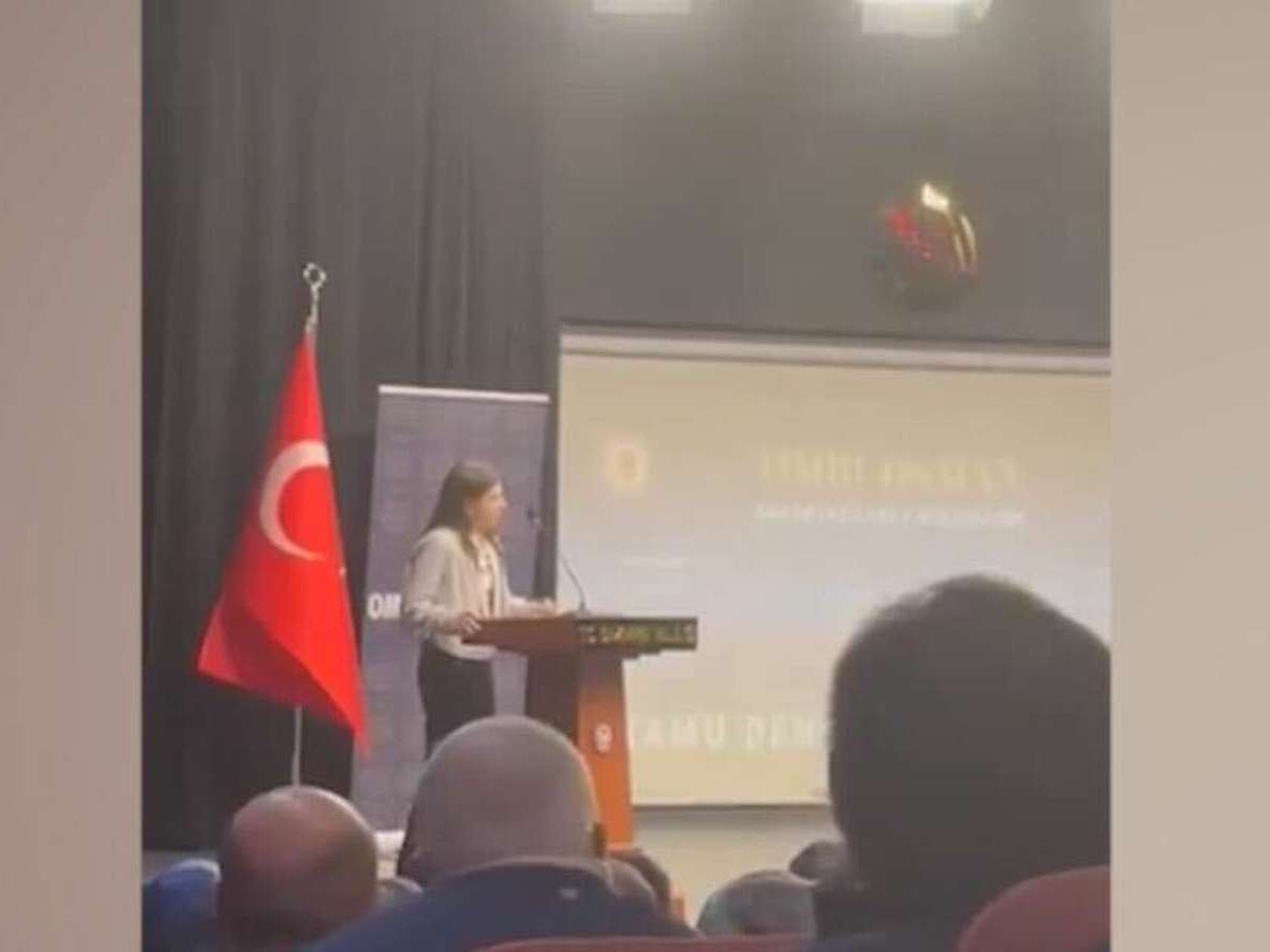 Sakarya’daki toplantıda dikkat çeken açıklama: Belediye Başkanı annemle ilişki yaşıyor