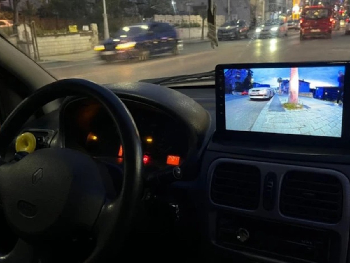 Otomobilde sonradan eklenen multimedya ekranlarına ceza