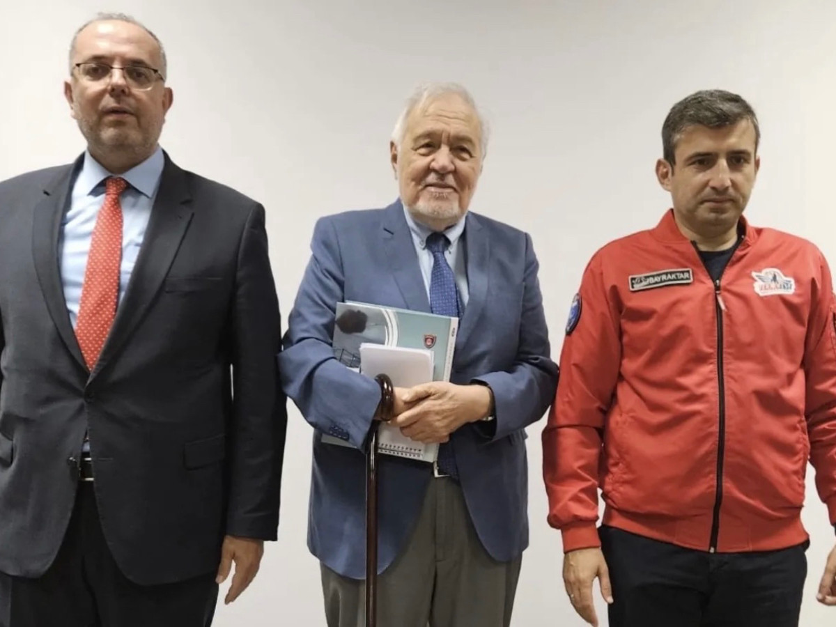 İlber Ortaylı’nın vefatı üzerinden Selçuk Bayraktar’a şirinlik yapan Erhan Afyoncu’ya tepki yağdı