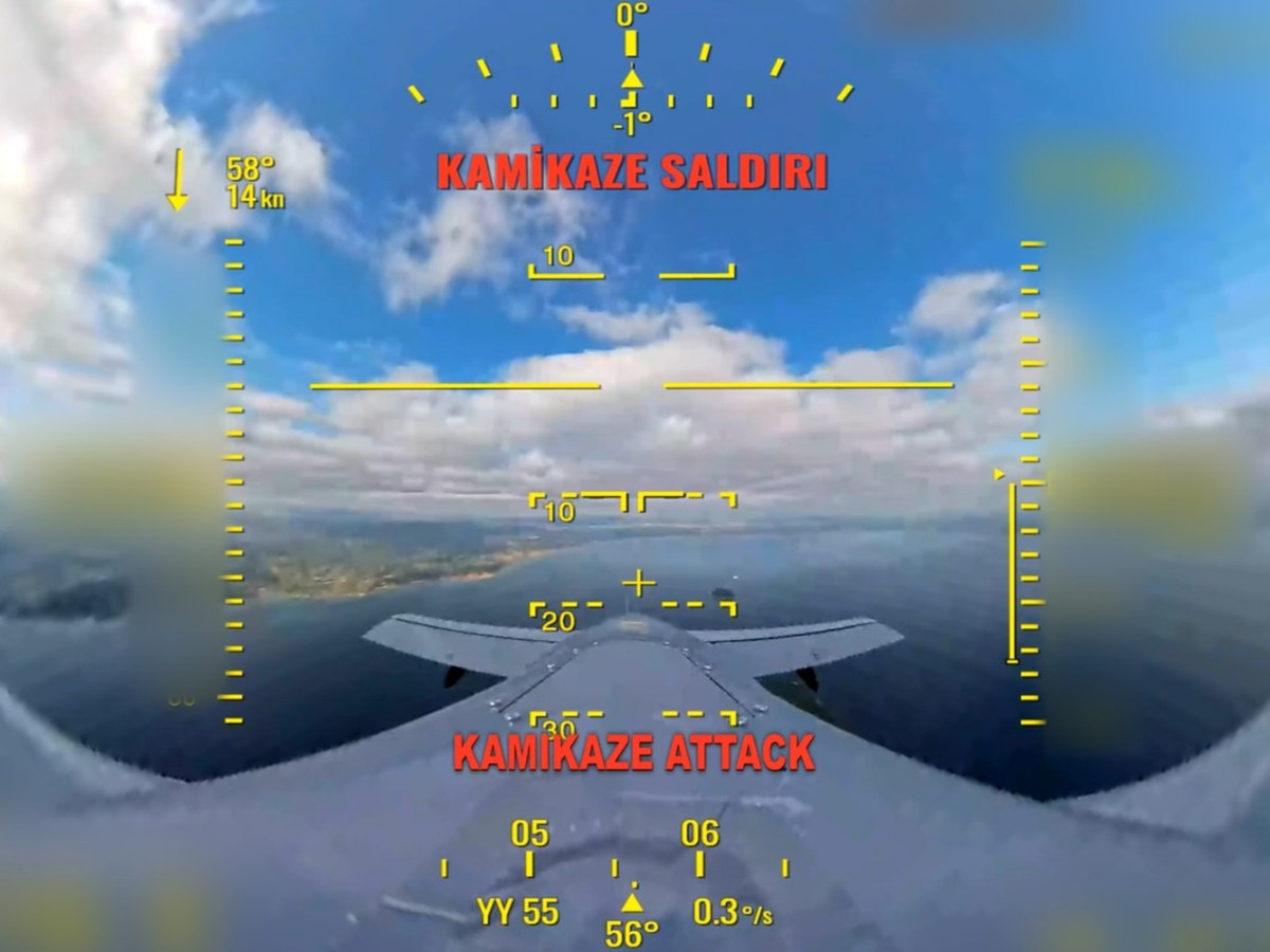 Türkiye'nin dev kamikaze İHA'sı K2 tanıtıldı: Tam 200 kiloluk bomba taşıyabiliyor
