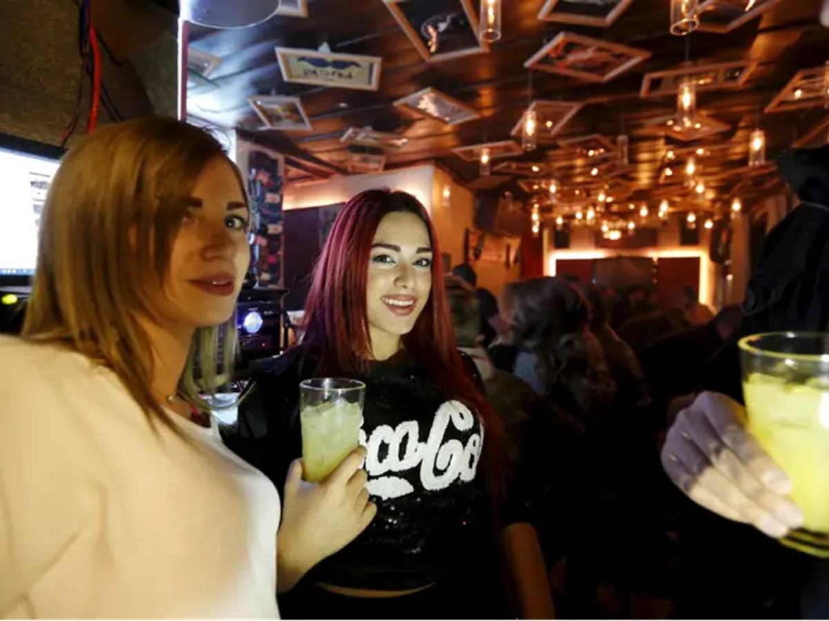 Ahmet Şara'nın Suriye'si: Şam'da alkol satışı yasaklandı