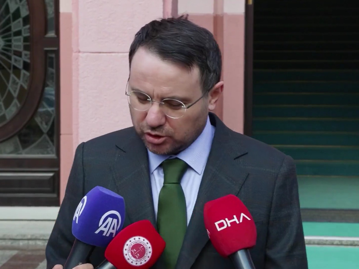 Akın Gürlek: Benim 4 taşınmazım var, Özgür Özel Muhittin Böcek'ten benzin istasyonunda ne aldı?