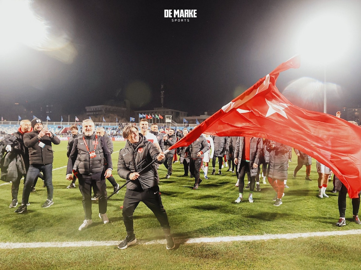 Kenan Yıldız kutlamayı bıraktı, takım arkadaşını teselli etti