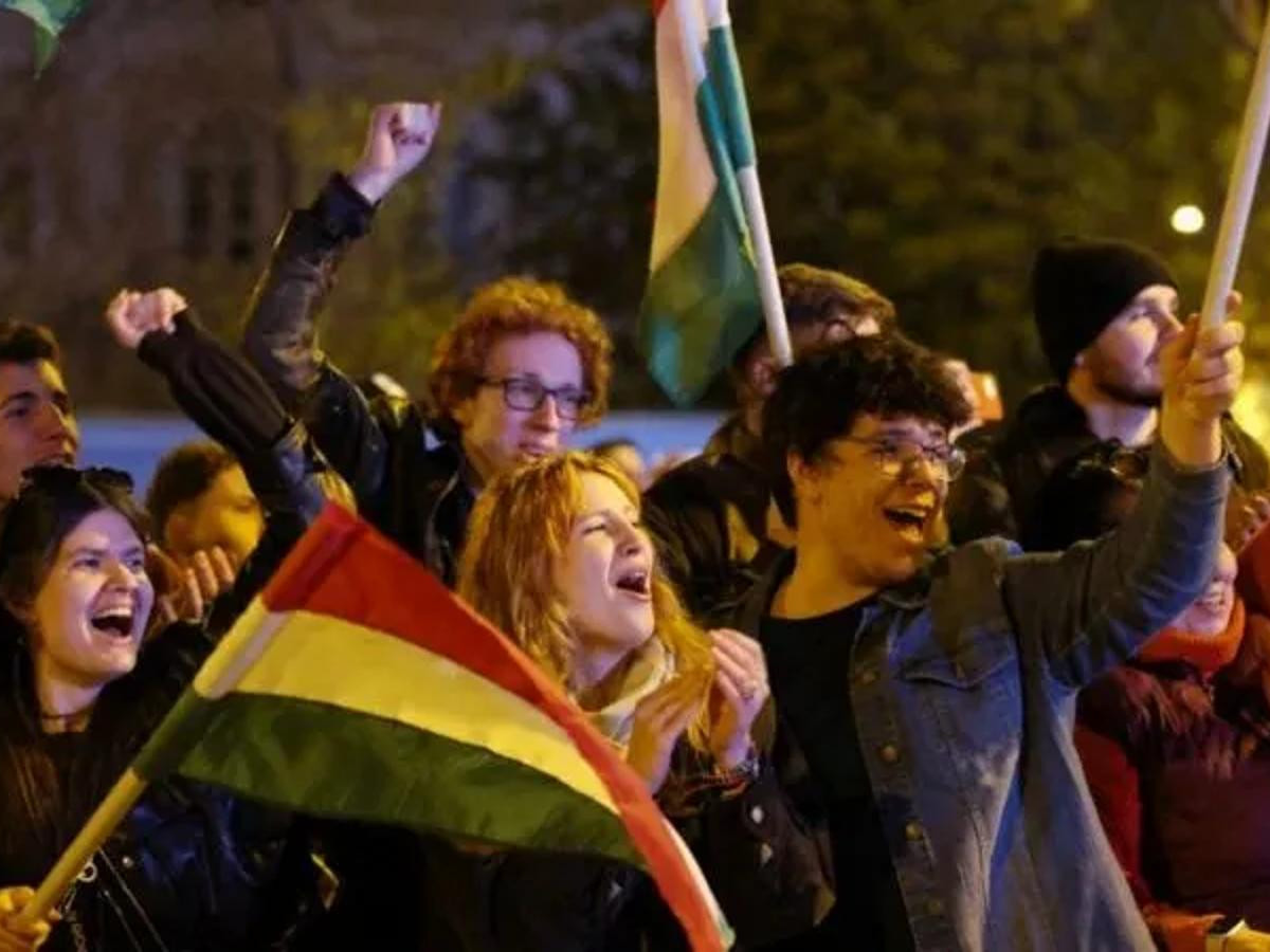 Macaristan'da tarihi seçim: 16 yıldır iktidarda olan Orban devrildi