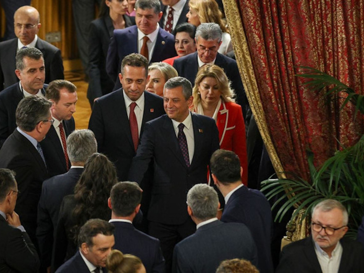 Özgür Özel’den dikkat çeken sözler: Padişah benzetmesi varsa endişeliyiz