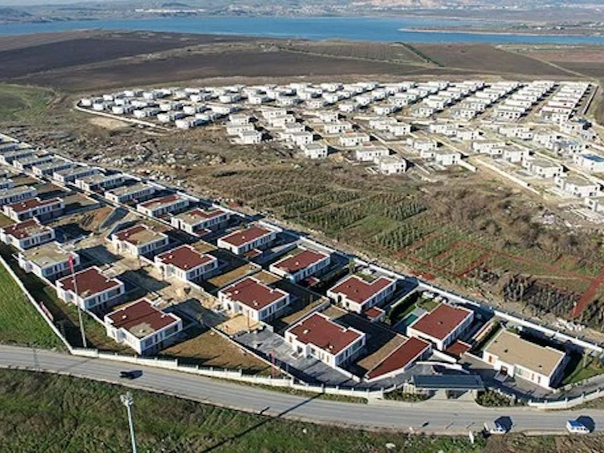 Ekrem İmamoğlu hakkında yeni suç duyurusu: Mühürlü villalara altyapı iddiası