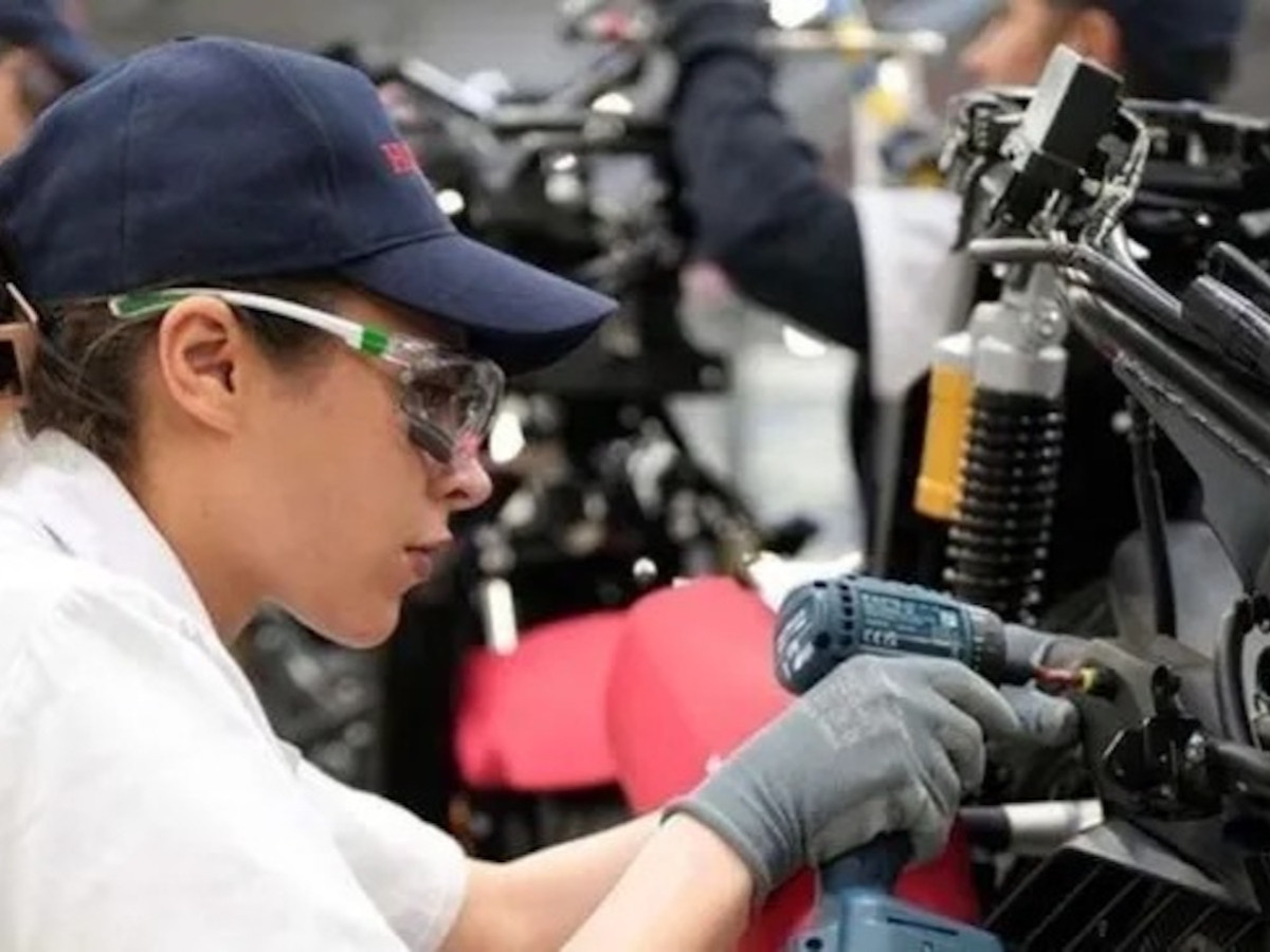 Otomotiv devi İzmir’e yatırım yaptı: 300 kişiye istihdam