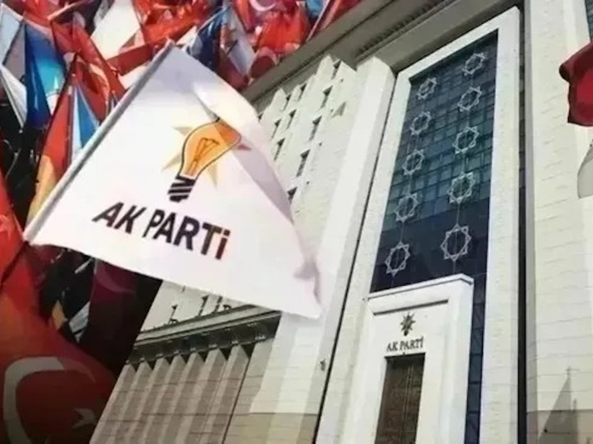 Borç pankartıyla gündem olan başkan için yeni iddia: AK Parti’ye mi geçiyor?