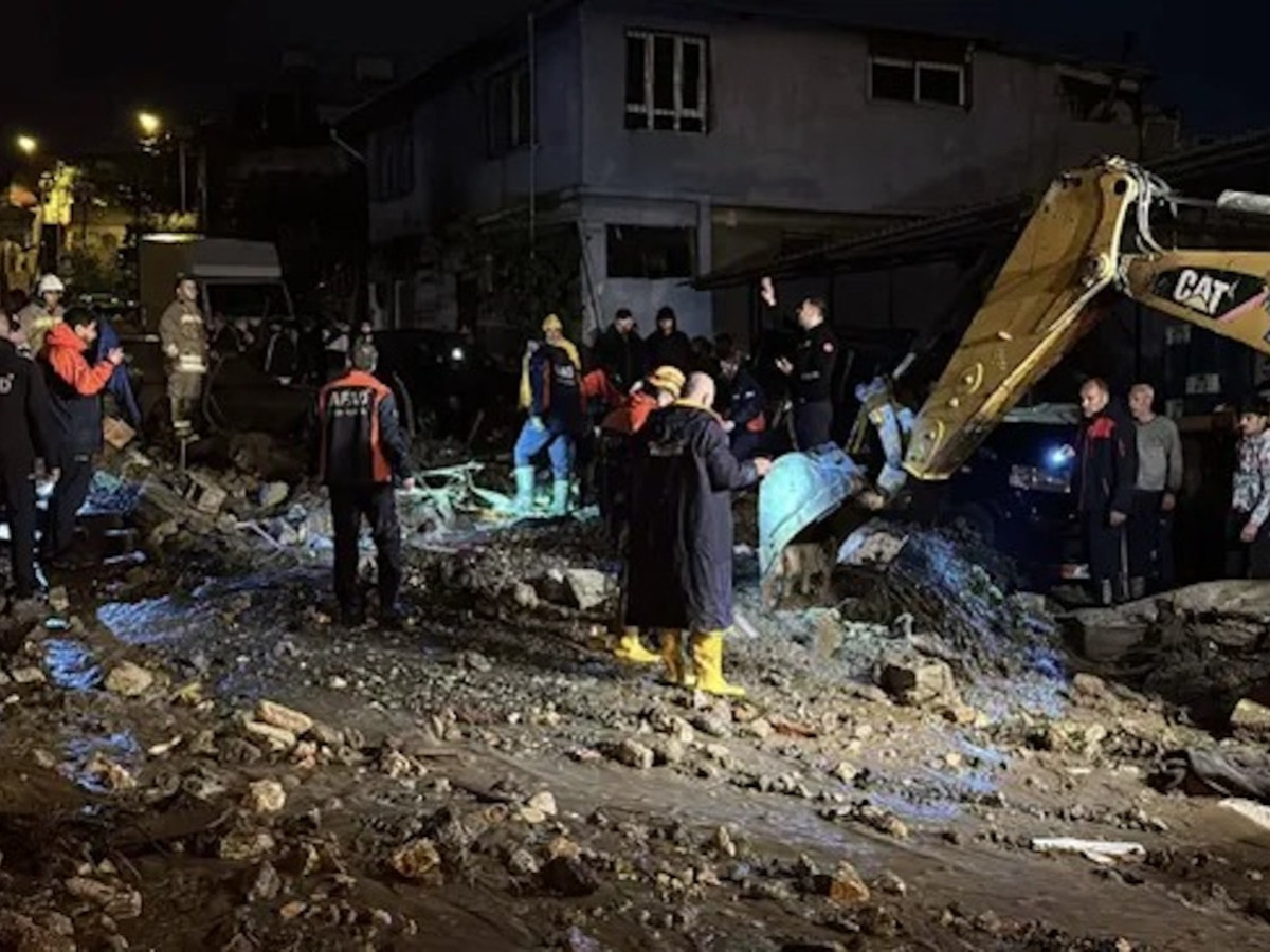 Hatay’da sağanak kabusa döndü: Çöken evde 1 kişi hayatını kaybetti