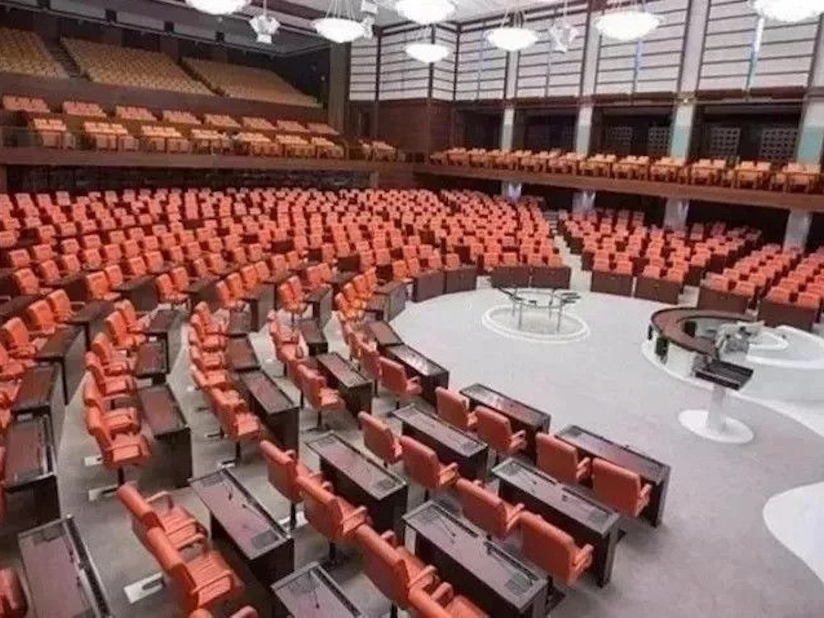 TBMM'de sahte oy skandalı! AK Partililerin oyları var kendileri yok…