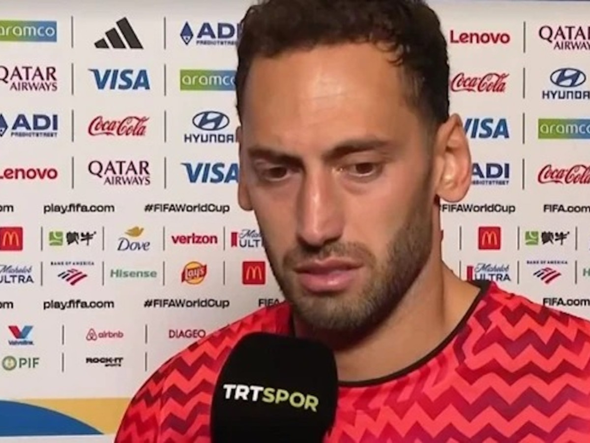 Milli Kaptan Hakan Çalhanoğlu kahroldu: Bir şutla yine maçı kaybettik