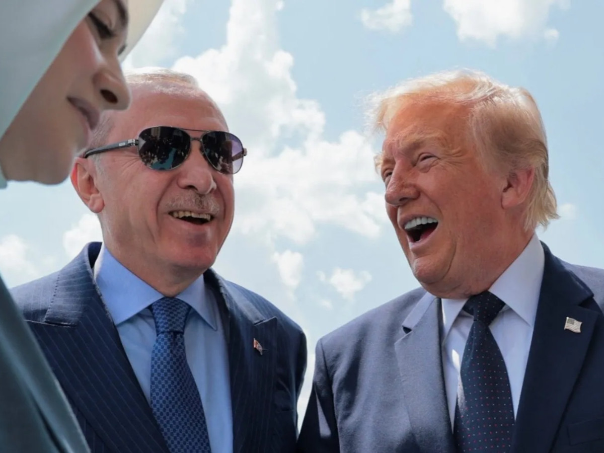 Trump ve Erdoğan'ın uçağın kapısında neye güldüğü belli oldu