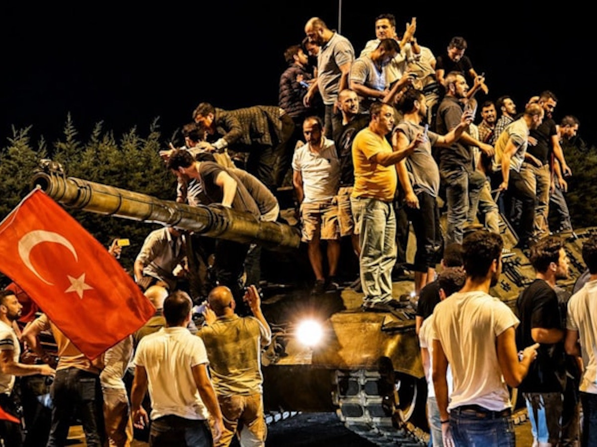 15 Temmuz'un 10. yılında şehitler anılıyor: Hainlere geçit yok