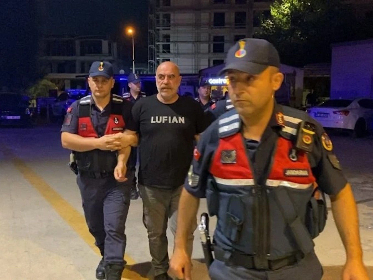 Ezel Akay gözaltına alındı: Evinde kenevir ve esrar bulundu