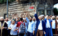 Devlet tehlikenin farkında ama harekete geçmiyor: Şeriat çağrısı yapan yapılar Diyanet raporunda