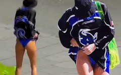 Didem Soydan sokak ortasında bikini altını düzeltti, tepkiler gecikmedi: Külotla da gezme...