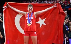 A Milli Kadın Voleybol Takımı oyuncusu Ebrar Karakurt'tan teşekkür mesajı