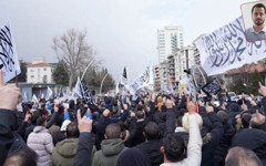 Devrim Yasalarının 102. yıldönümünde Hizbuttahrir 50 farklı bölgede hilafet istedi