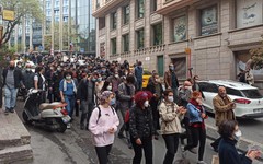 1 Mayıs'ta gençlere polis müdahalesi: Çok sayıda gözaltı var