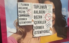Ümraniye'de gülümseyen kadın afişlerini toplumun ahlakını bozuyor diye sansürlediler