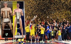 Fenerbahçe Beko yardımcı antrenörü 26 yıl sonra aynı pozu verdi, kupayla çırılçıplak ...