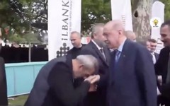 Yavuz Bingöl, Erdoğan'ın elini öptü