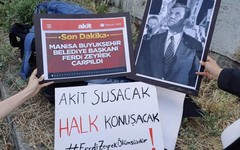 Ferdi Zeyrek'e yönelik skandal paylaşım : Gerici Yeni Akit'e gazete binası önünde protesto