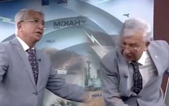 Canlı yayında Osmanlı tokadı! Profesör bir anda elini kaldırıp gösterdi...
