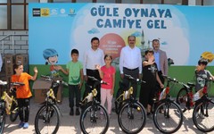 Pedal çevirmek için 40 gün namaz kılacaklar!