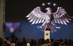 Suriye'nin ulusal logosu yenilendi; 14 tüylü ve 3 yıldızlı kanatlı şahin