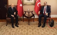 Bir an olsun yanından ayırmadı: MİT Başkanı Kalın’ın siyah çantası gündem oldu