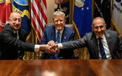 Azerbaycan ve Ermenistan ABD'de barış anlaşması imzaladı, Trump Savaş sonsuza kadar bitti dedi