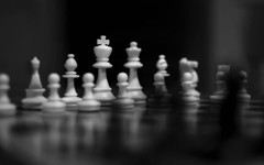 Yobaz kafa işbaşında; Şeytan icadı diyerek okulda satrancı yasakladılar