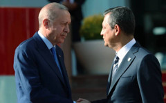 Özgür Özel’den Erdoğan’a ABD çıkışı: Trump’a ayarı ver, seni karşılayacağım!