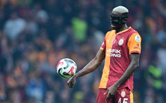 Osimhen için tarihi teklif: PSG Galatasaray’ın kapısını çalıyor!