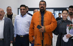 6 kadın işçinin öldüğü yangında tutuklanan Ali Osman Akat Steven Seagal’ı bile dolandırmış