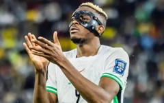 Osimhen gözyaşlarıyla oyundan çıktı! Gece yarısı sakatlık açıklaması