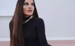 Göksel'den Bodrum tatilinden mayolu pozlar