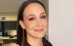 Gupse Özay’dan nostaljik lise pozu: Beğeni yağdı