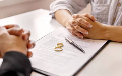 Yargıtay kararı: Evli kadın kazancını tek başına harcayamaz