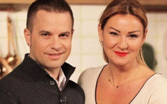 Cenazedeki sakız tartışması! Pınar Altuğ tepkilerin ardından konuştu