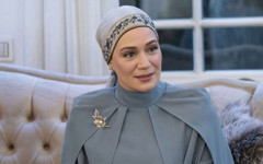 Kızılcık Şerbeti’nin Salkım’ı Özge Borak’tan mayolu pozlar