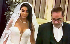 Hamaney’le birlikte enkazın altında kalan dekolte gelinlik ve duvak